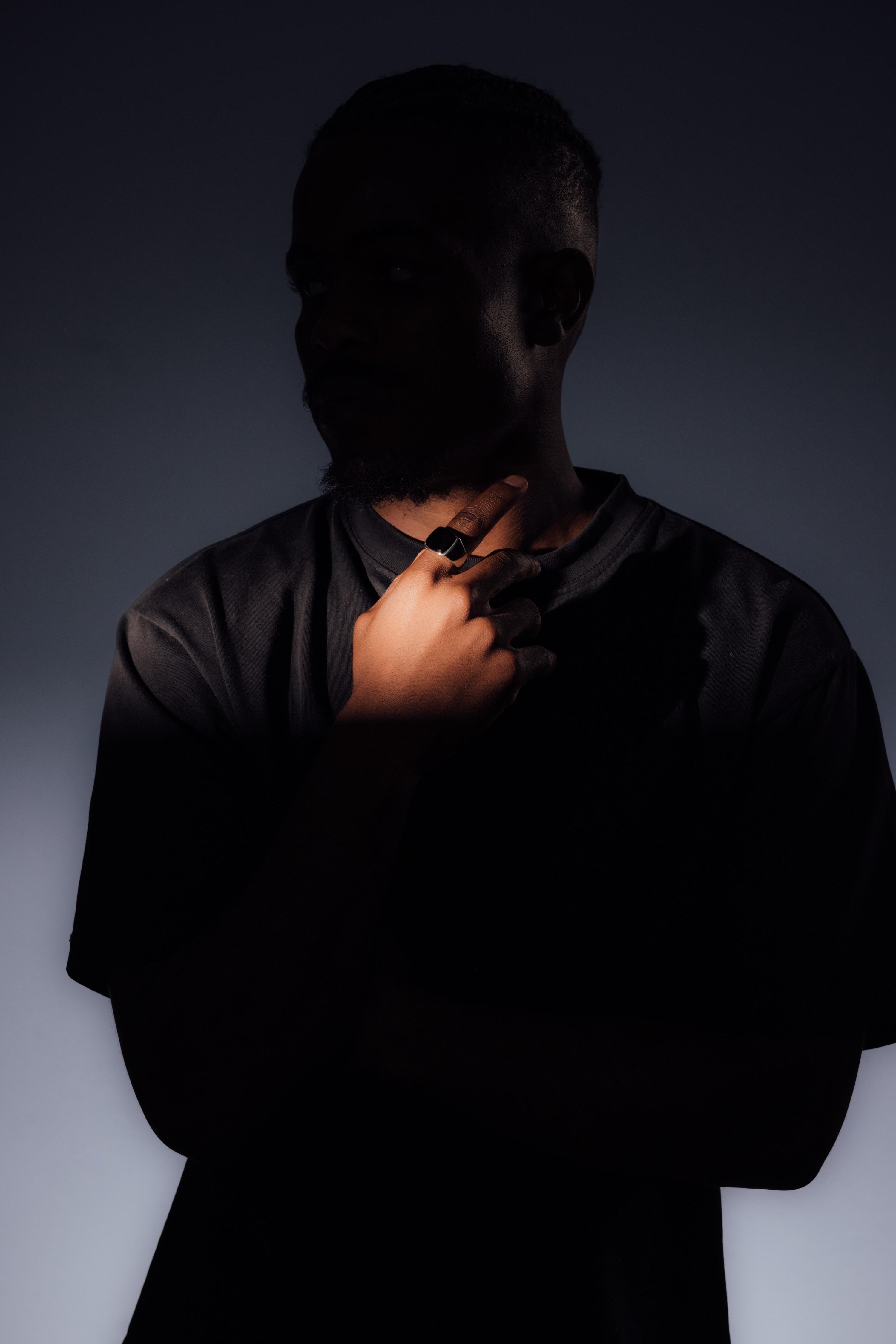 Cushion Signet - Onyx