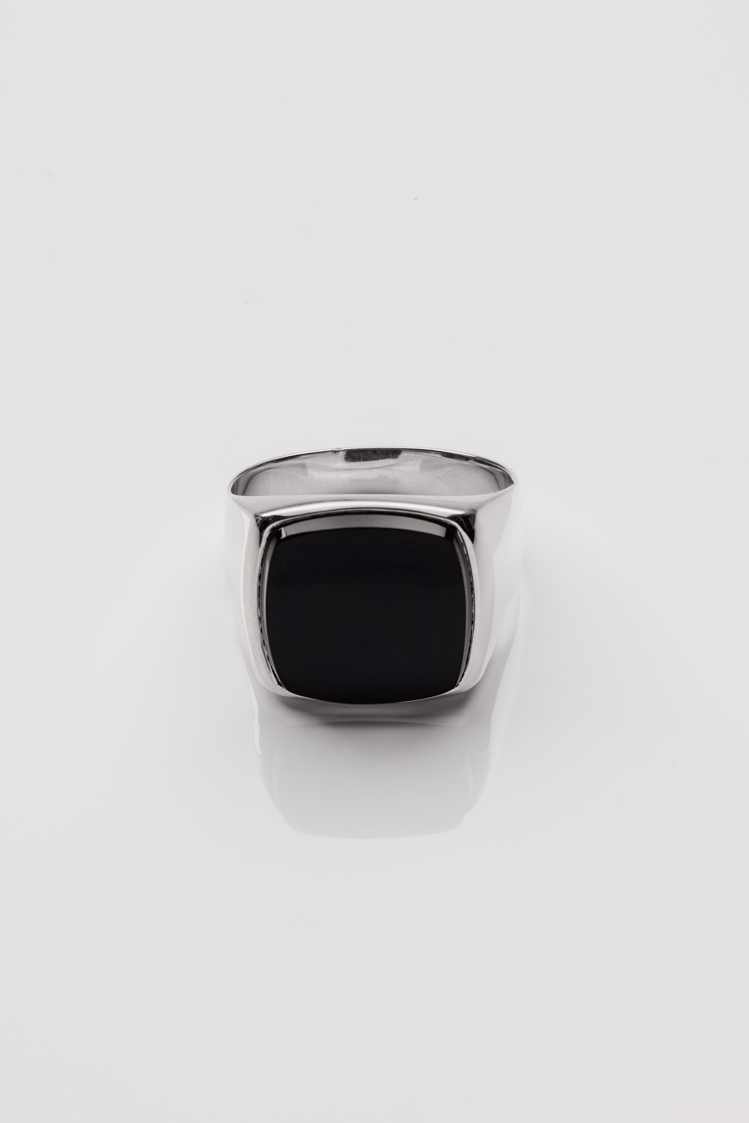 Cushion Signet - Onyx