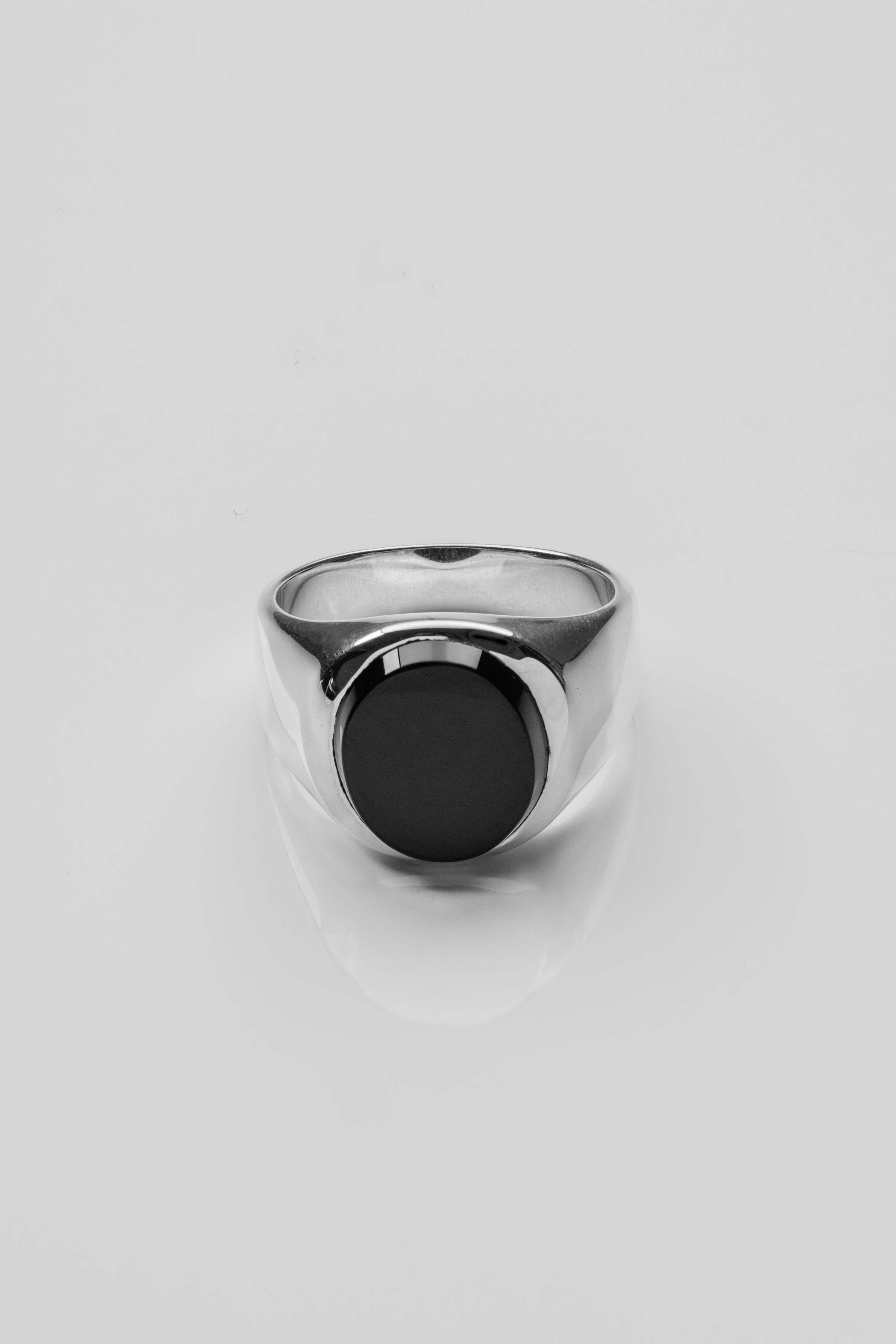 Oval Signet - Onyx