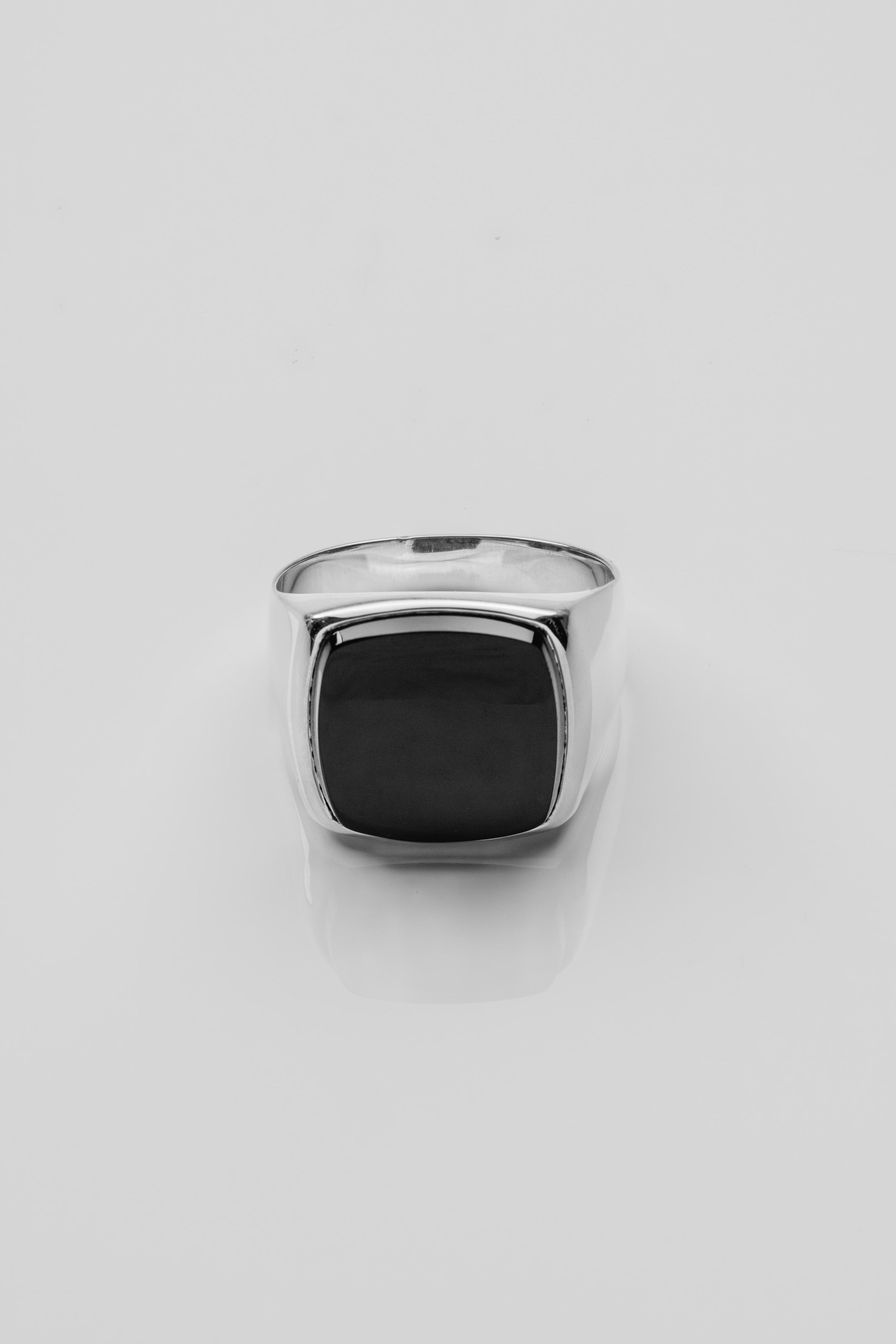 Cushion Signet - Onyx